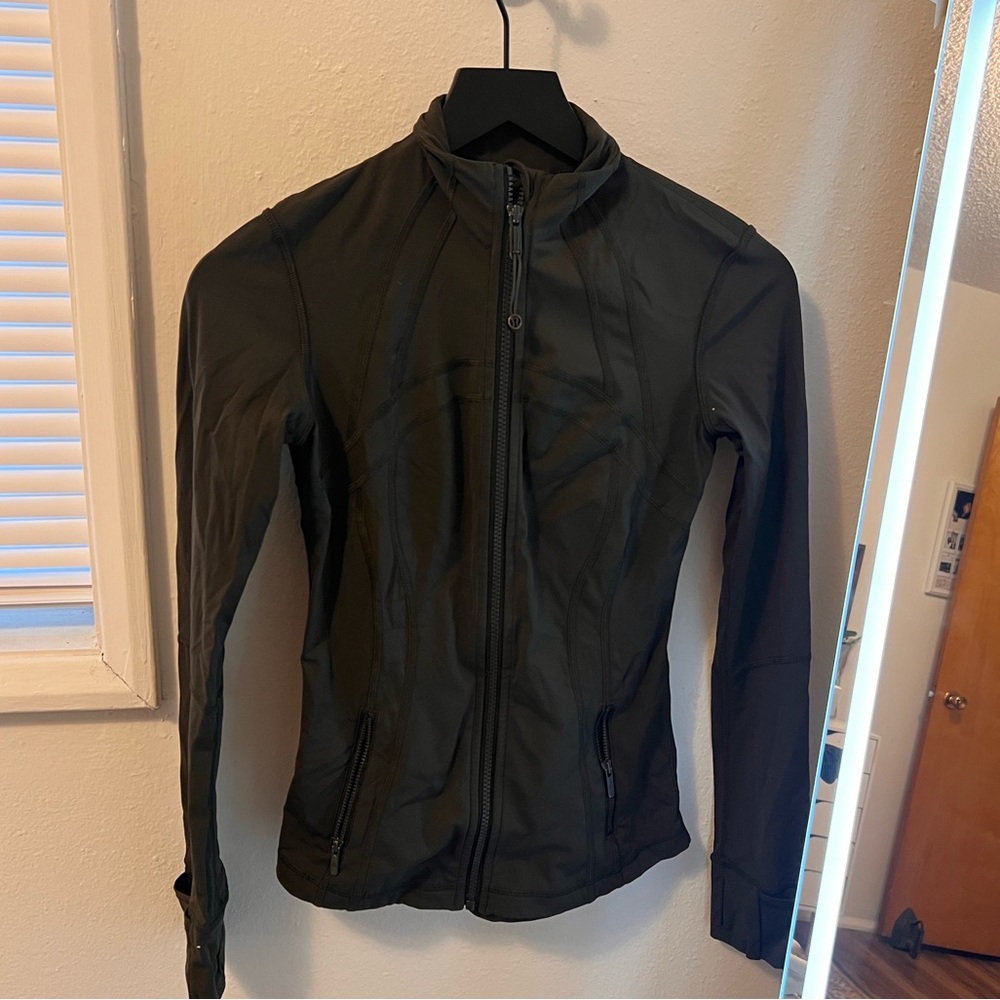 Lululemon Green Jacket - Size 4